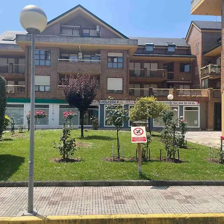 Con Piscina En Apartment Saron