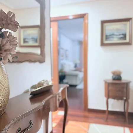 Con Piscina En 아파트 *