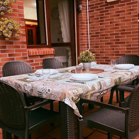 Con Piscina En شقة سارو