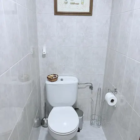 Con Piscina En דירה סארון