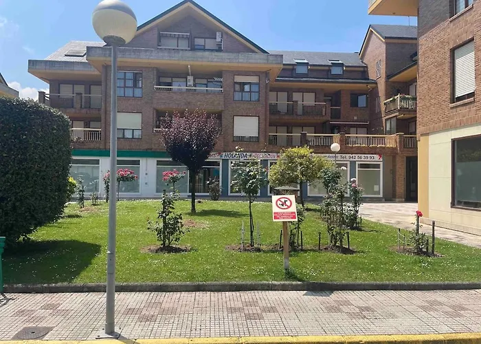 Con Piscina En Apartment Saron