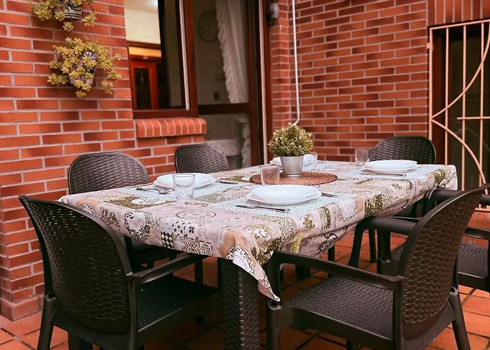 Con Piscina En شقة سارو