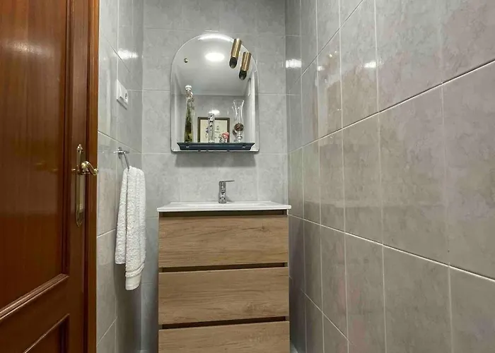 Con Piscina En * Saron